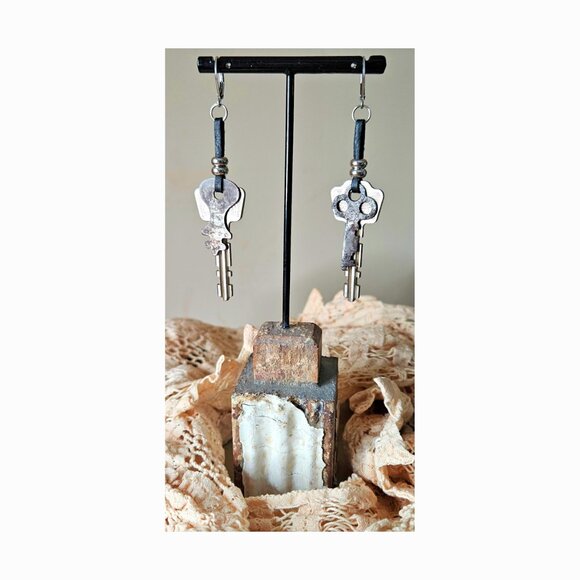 Vintage Key Earrings Black Leather Silver Stainless Steel Rustic Long Drop Charm - Picture 2 of 10